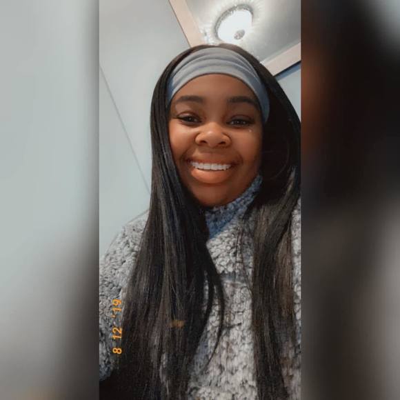 Meet your Posher, Zakiya - Picture 5 of 5